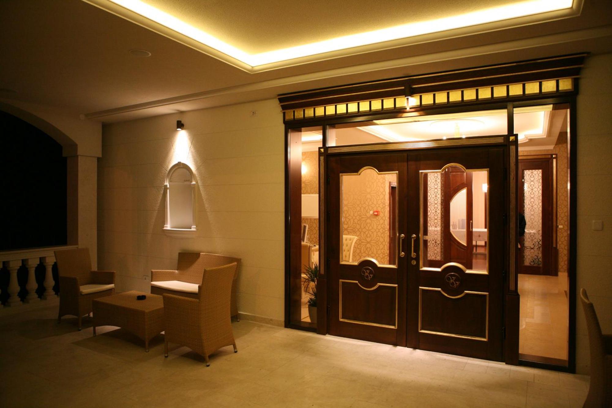 Hotel Villa Viktorija バニャ・ルカ エクステリア 写真