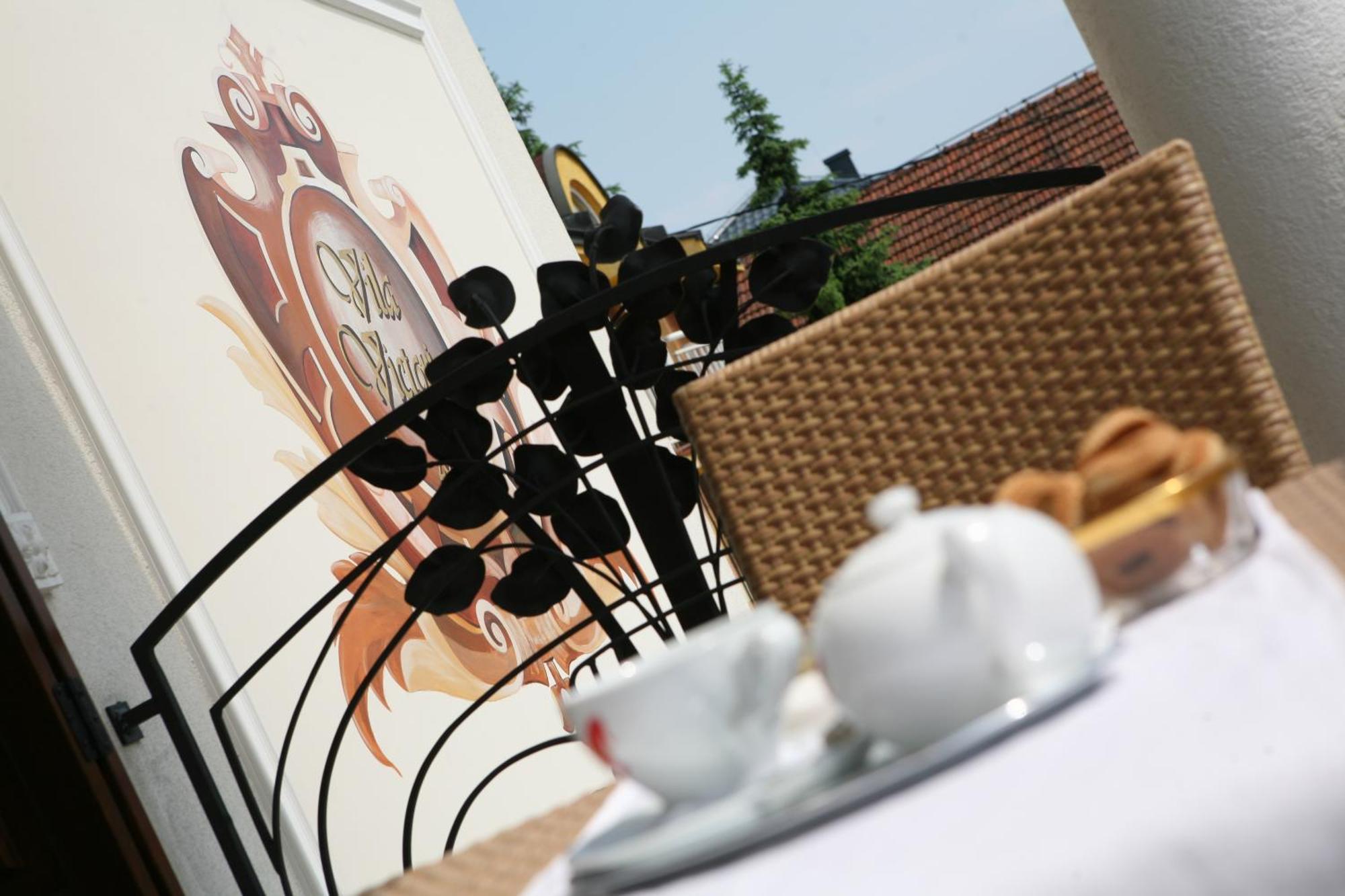 Hotel Villa Viktorija バニャ・ルカ エクステリア 写真