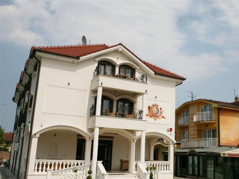 Hotel Villa Viktorija バニャ・ルカ エクステリア 写真